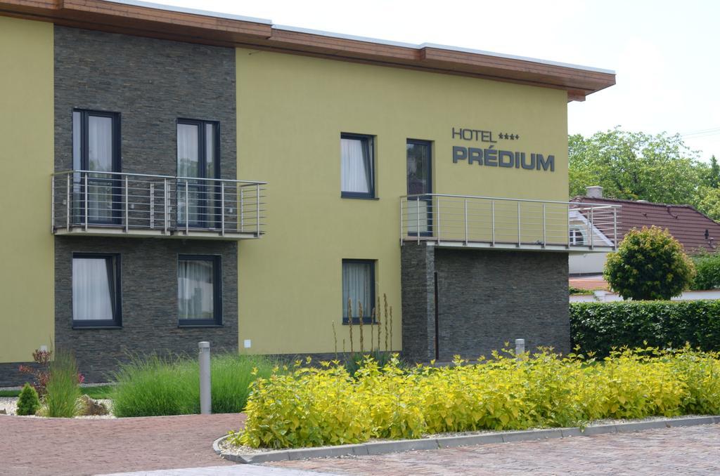 Hotel Predium Vrable Exterior photo
